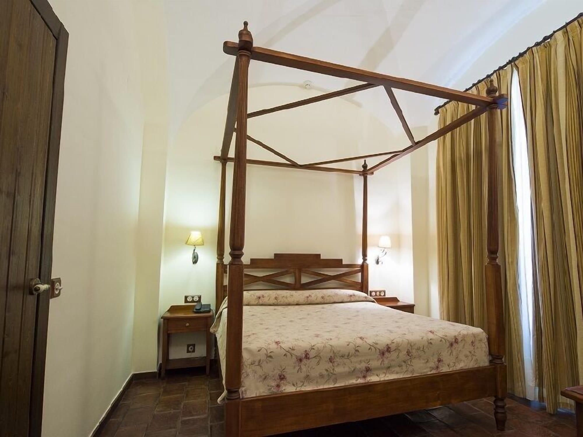Hospedium Hotel Cortijo Santa Cruz Villanueva De La Serena Exterior photo